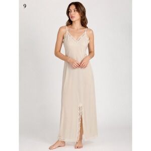 Vintage MG Lingerie Romantic Ivory Lace Trim Slip Dress Size 32‎
